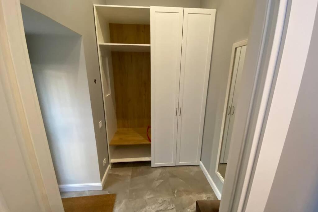Hidden Gem With Its Own Private Entry At Lypky Apartment Kiev Exterior foto